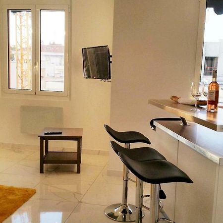 Le De Gaulle Apartment อองทีบส์ ภายนอก รูปภาพ