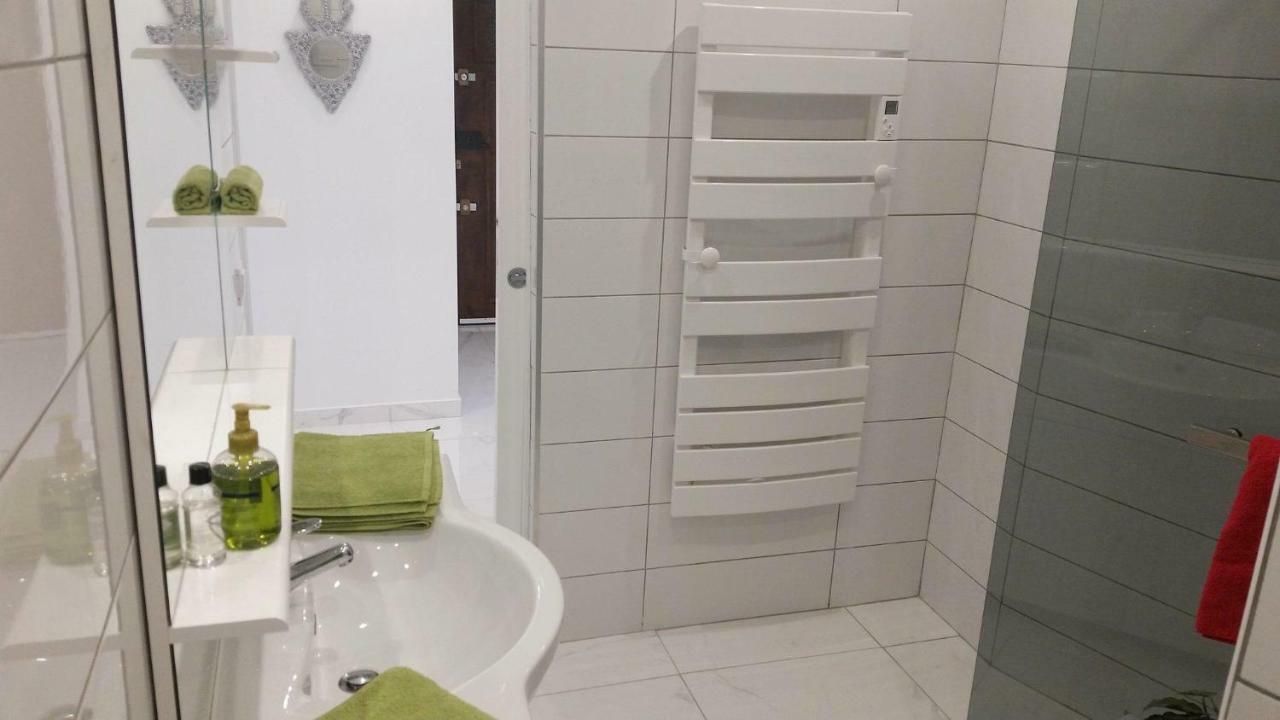 Le De Gaulle Apartment อองทีบส์ ภายนอก รูปภาพ
