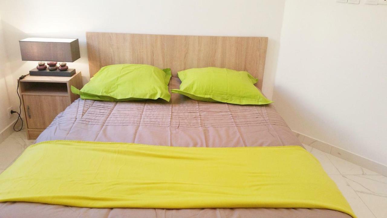 Le De Gaulle Apartment อองทีบส์ ภายนอก รูปภาพ